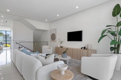 Adosado en venta en North Miami Beach, Florida, 4 dormitorios, 326.64 m2 № 2029400 - foto 9