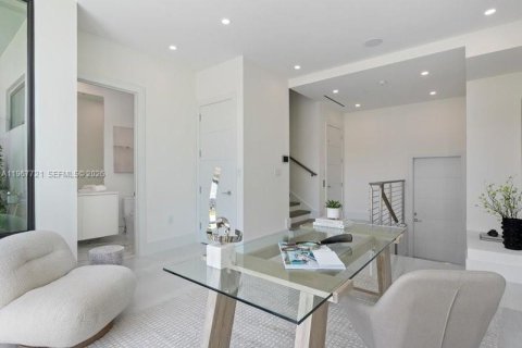 Adosado en venta en North Miami Beach, Florida, 4 dormitorios, 326.64 m2 № 2029400 - foto 5