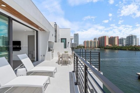 Adosado en venta en North Miami Beach, Florida, 4 dormitorios, 326.64 m2 № 2029400 - foto 26