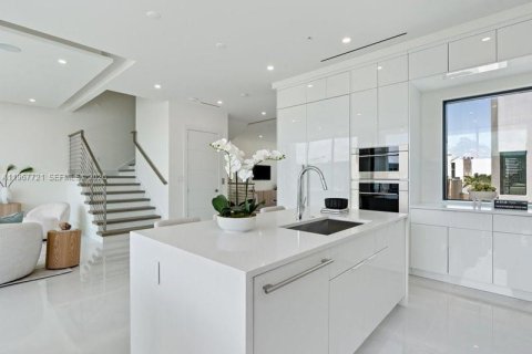 Adosado en venta en North Miami Beach, Florida, 4 dormitorios, 326.64 m2 № 2029400 - foto 7
