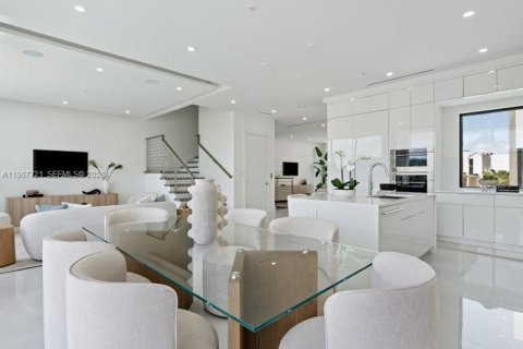Adosado en venta en North Miami Beach, Florida, 4 dormitorios, 326.64 m2 № 2029400 - foto 13