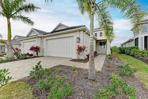 House in Bradenton, Florida 2 bedrooms, 132.29 sq.m. № 2149273