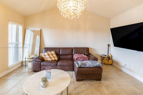 Condo in Coral Springs, Florida, 1 bedroom  № 1983700 - photo 6