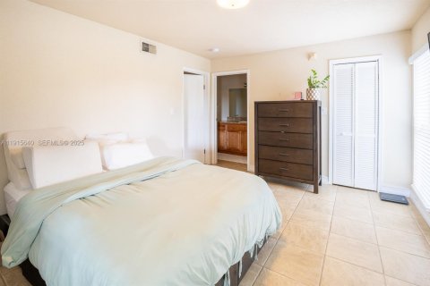 Condo in Coral Springs, Florida, 1 bedroom  № 1983700 - photo 21