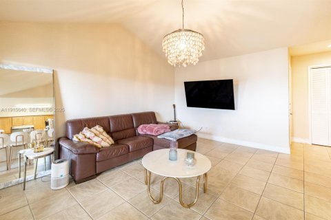 Condo in Coral Springs, Florida, 1 bedroom  № 1983700 - photo 7