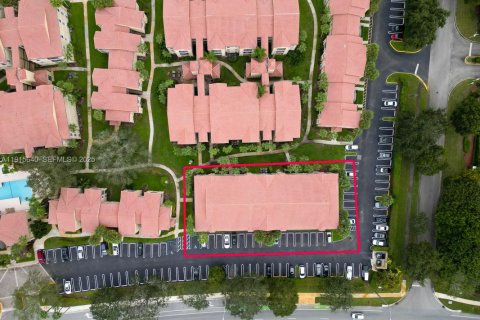 Condo in Coral Springs, Florida, 1 bedroom  № 1983700 - photo 29