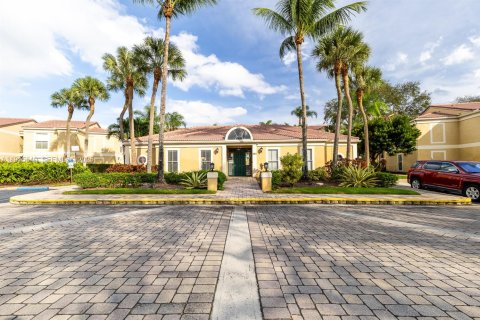 Condo in Coral Springs, Florida, 1 bedroom  № 1983700 - photo 25