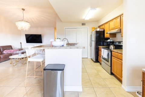 Condo in Coral Springs, Florida, 1 bedroom  № 1983700 - photo 10