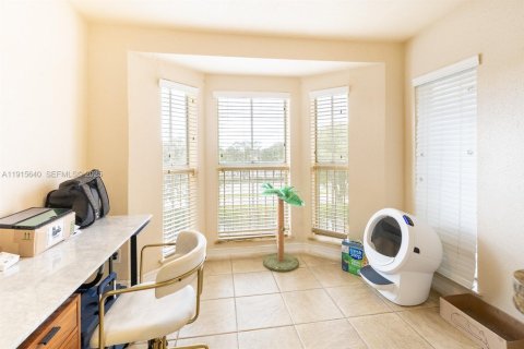 Condo in Coral Springs, Florida, 1 bedroom  № 1983700 - photo 13