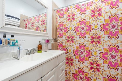 Propiedad comercial en venta en Miami, Florida, 274.99 m2 № 1937512 - foto 29