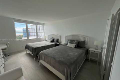 Condo in Miami Beach, Florida, 1 bedroom  № 1963061 - photo 23