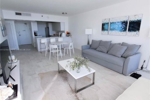 Condo in Miami Beach, Florida, 1 bedroom  № 1963061 - photo 16