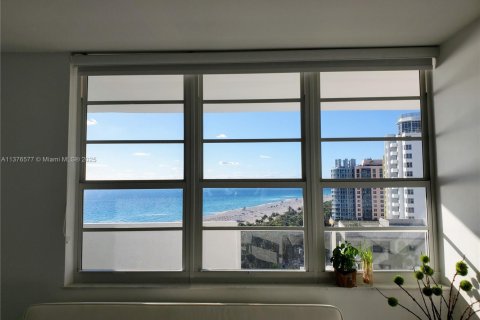 Condo in Miami Beach, Florida, 1 bedroom  № 1963061 - photo 13