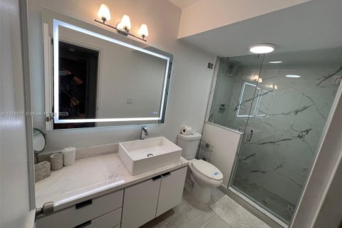 Condo in Miami Beach, Florida, 1 bedroom  № 1963061 - photo 28