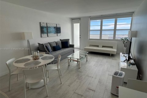 Condo in Miami Beach, Florida, 1 bedroom  № 1963061 - photo 9