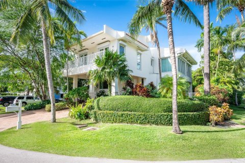 Casa en Key Biscayne, Florida 6 dormitorios, 311.78 m2 № 2089790