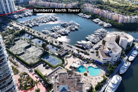 Condo in Aventura, Florida, 2 bedrooms № 2252891 - photo 25