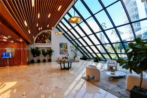 Condo in Aventura, Florida, 2 bedrooms № 2252891 - photo 21