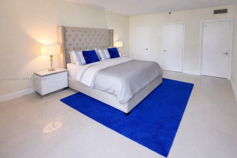 Condo in Aventura, Florida, 2 bedrooms № 2252891 - photo 13