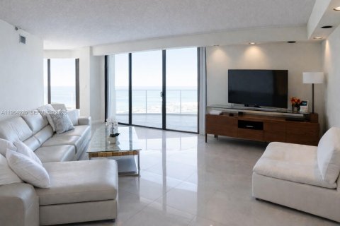 Condo in Aventura, Florida, 2 bedrooms № 2252891 - photo 7