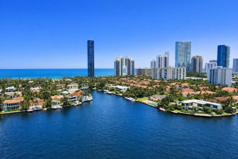 Condo in Aventura, Florida, 2 bedrooms № 2252891 - photo 3