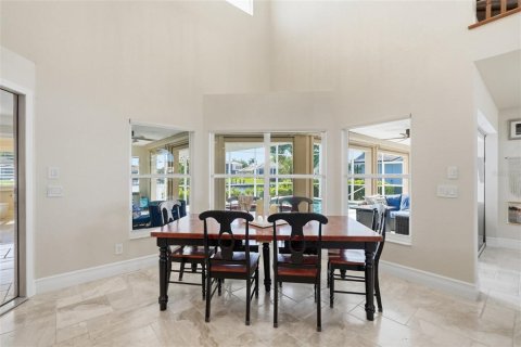 Villa ou maison à vendre à Punta Gorda, Floride: 4 chambres, 298.12 m2 № 2302345 - photo 14