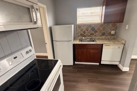 House in Clermont, Florida 2 bedrooms, 74.88 sq.m. № 1853106 - photo 6