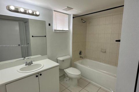 Condo in Miami Gardens, Florida, 3 bedrooms № 1965812 - photo 10
