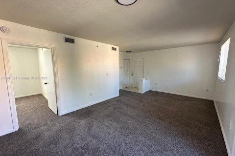 Condo in Miami Gardens, Florida, 3 bedrooms № 1965812 - photo 6