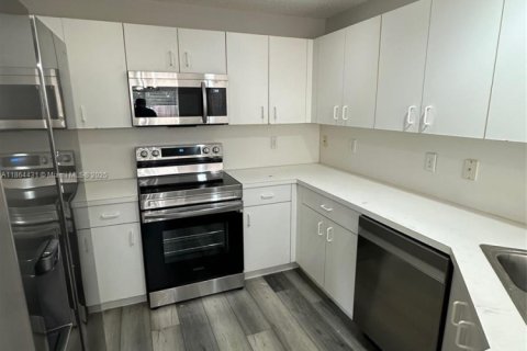 Adosado en alquiler en Doral, Florida, 3 dormitorios, 145.95 m2 № 1892546 - foto 4