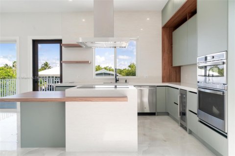 Купить виллу или дом в Ки-Ларго, Флорида 4 спальни, № 1979614 - фото 10