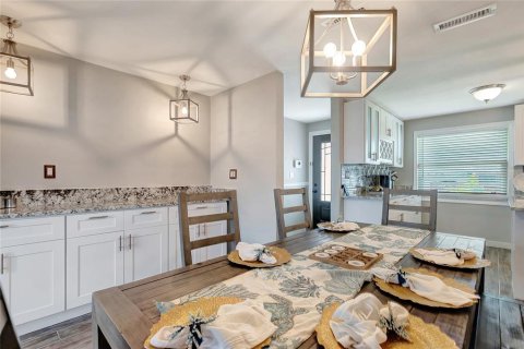 Casa en alquiler en Redington Shores, Florida, 3 dormitorios, 150.87 m2 № 2098200 - foto 12