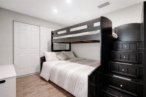 Casa en alquiler en Redington Shores, Florida, 3 dormitorios, 150.87 m2 № 2098200 - foto 25