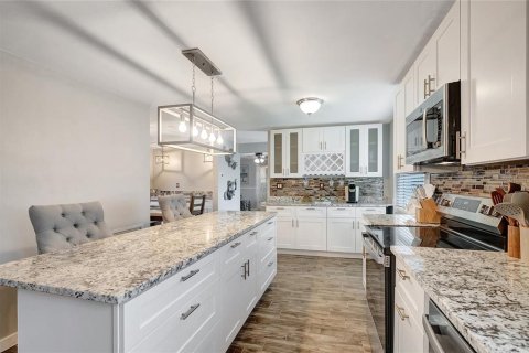 Casa en alquiler en Redington Shores, Florida, 3 dormitorios, 150.87 m2 № 2098200 - foto 6
