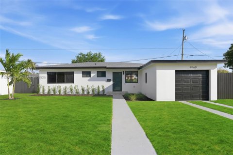 House in Cutler Bay, Florida 3 bedrooms, 116.5 sq.m. № 2070198 - photo 5