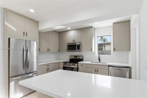 House in Cutler Bay, Florida 3 bedrooms, 116.5 sq.m. № 2070198 - photo 16