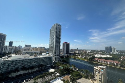 Купить кондоминиум в Холливуд, Флорида 2 спальни, 123.84м2, № 1988663 - фото 28