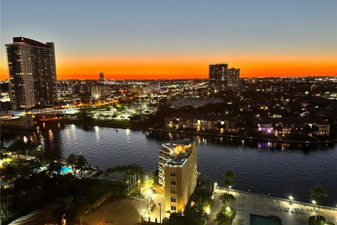 Купить кондоминиум в Холливуд, Флорида 2 спальни, 123.84м2, № 1988663 - фото 23