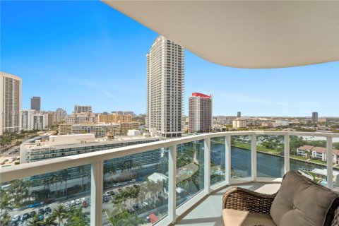 Купить кондоминиум в Холливуд, Флорида 2 спальни, 123.84м2, № 1988663 - фото 21