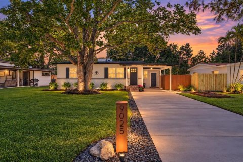 Villa ou maison à Saint Petersburg, Floride 2 chambres, 95.22 m2 № 2373554