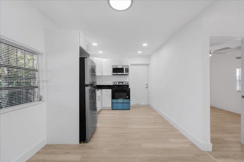 Villa ou maison à vendre à Miami, Floride: 2 chambres, 69.68 m2 № 1963496 - photo 17