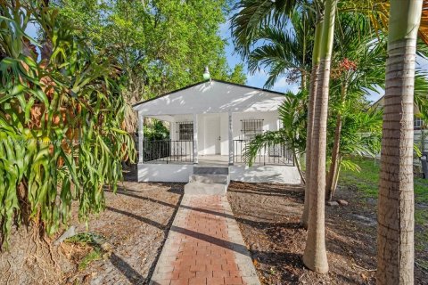 Villa ou maison à vendre à Miami, Floride: 2 chambres, 69.68 m2 № 1963496 - photo 7