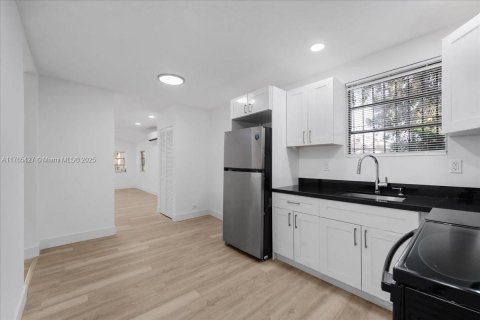 Villa ou maison à vendre à Miami, Floride: 2 chambres, 69.68 m2 № 1963496 - photo 20