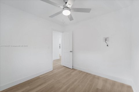 Villa ou maison à vendre à Miami, Floride: 2 chambres, 69.68 m2 № 1963496 - photo 24