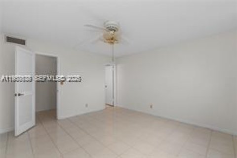 Condominio en alquiler en Pembroke Pines, Florida, 2 dormitorios, 108.7 m2 № 2054165 - foto 8