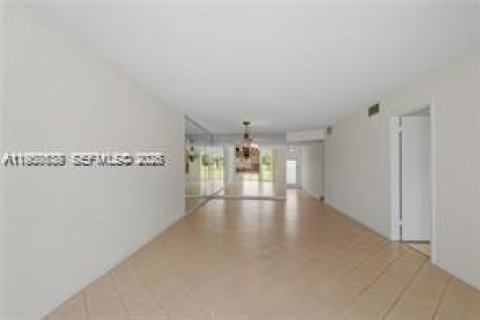 Condominio en alquiler en Pembroke Pines, Florida, 2 dormitorios, 108.7 m2 № 2054165 - foto 17