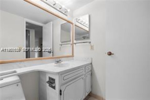 Condominio en alquiler en Pembroke Pines, Florida, 2 dormitorios, 108.7 m2 № 2054165 - foto 12