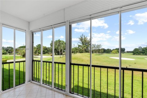 Condominio en Pembroke Pines, Florida, 2 dormitorios  № 2054165