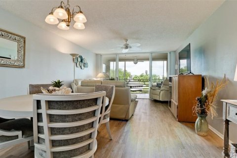 Condo in Bradenton, Florida, 2 bedrooms № 2102984 - photo 14