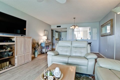Condo in Bradenton, Florida, 2 bedrooms № 2102984 - photo 11
